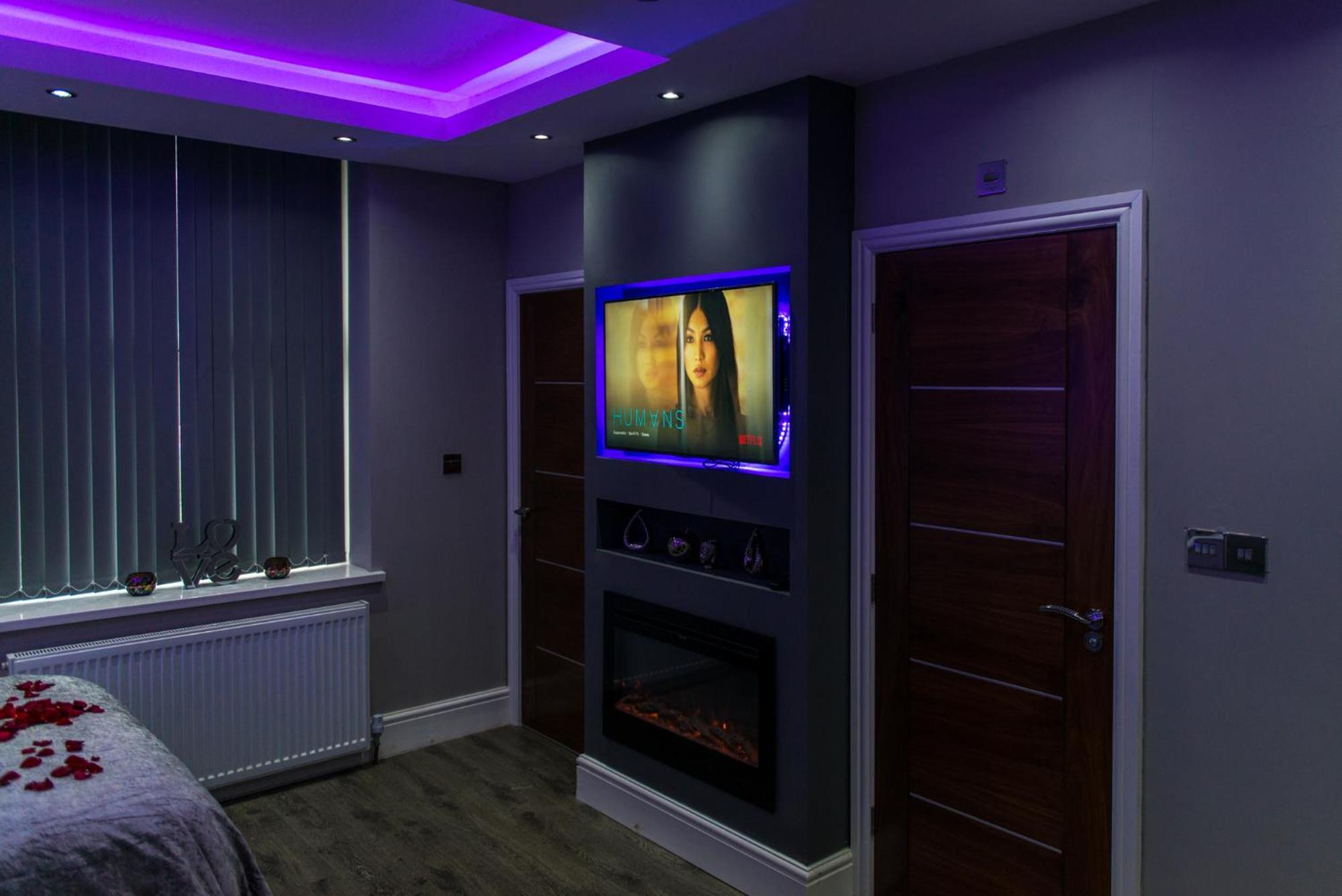 Aphrodite Suites Huddersfield Rum bild