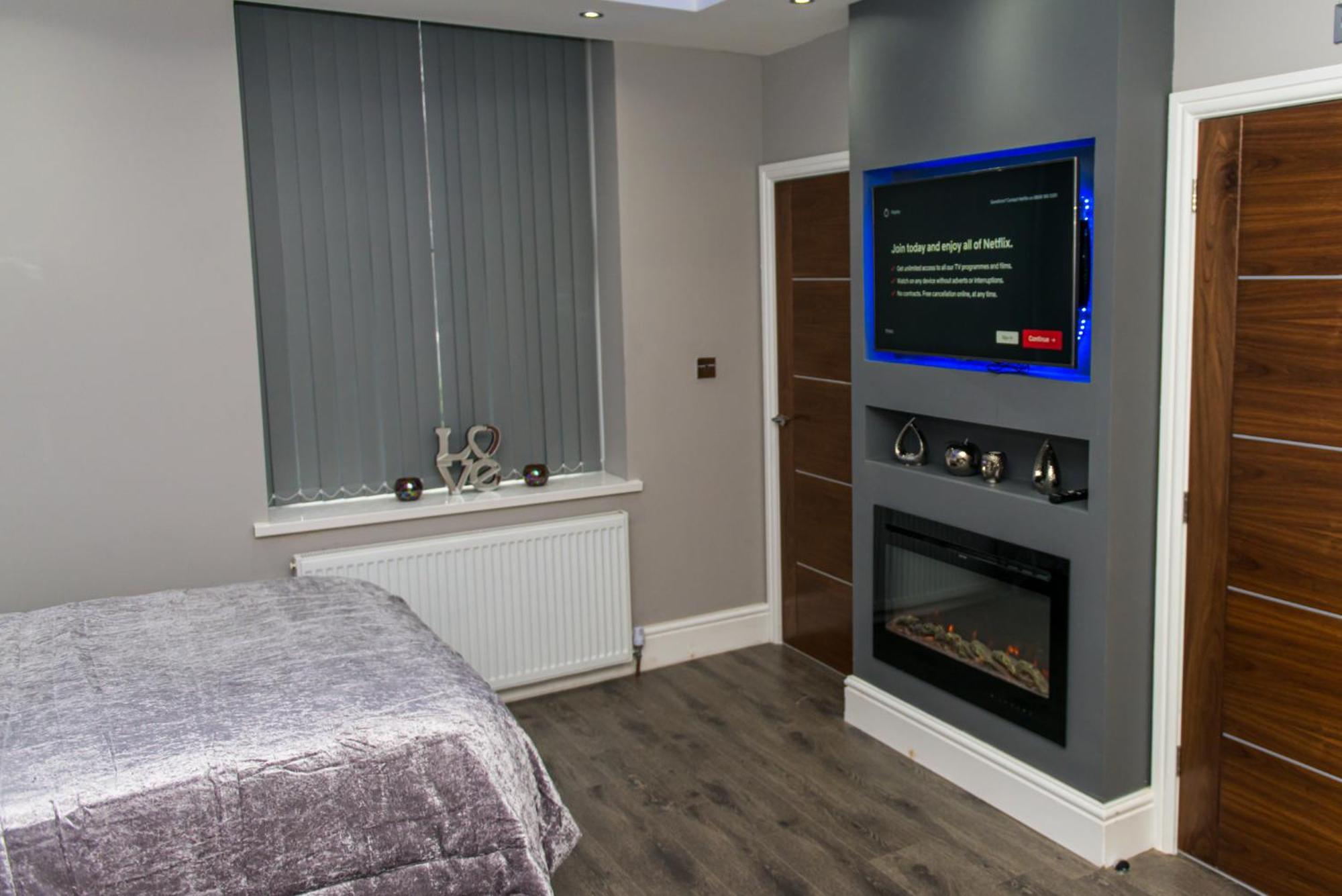 Aphrodite Suites Huddersfield Rum bild