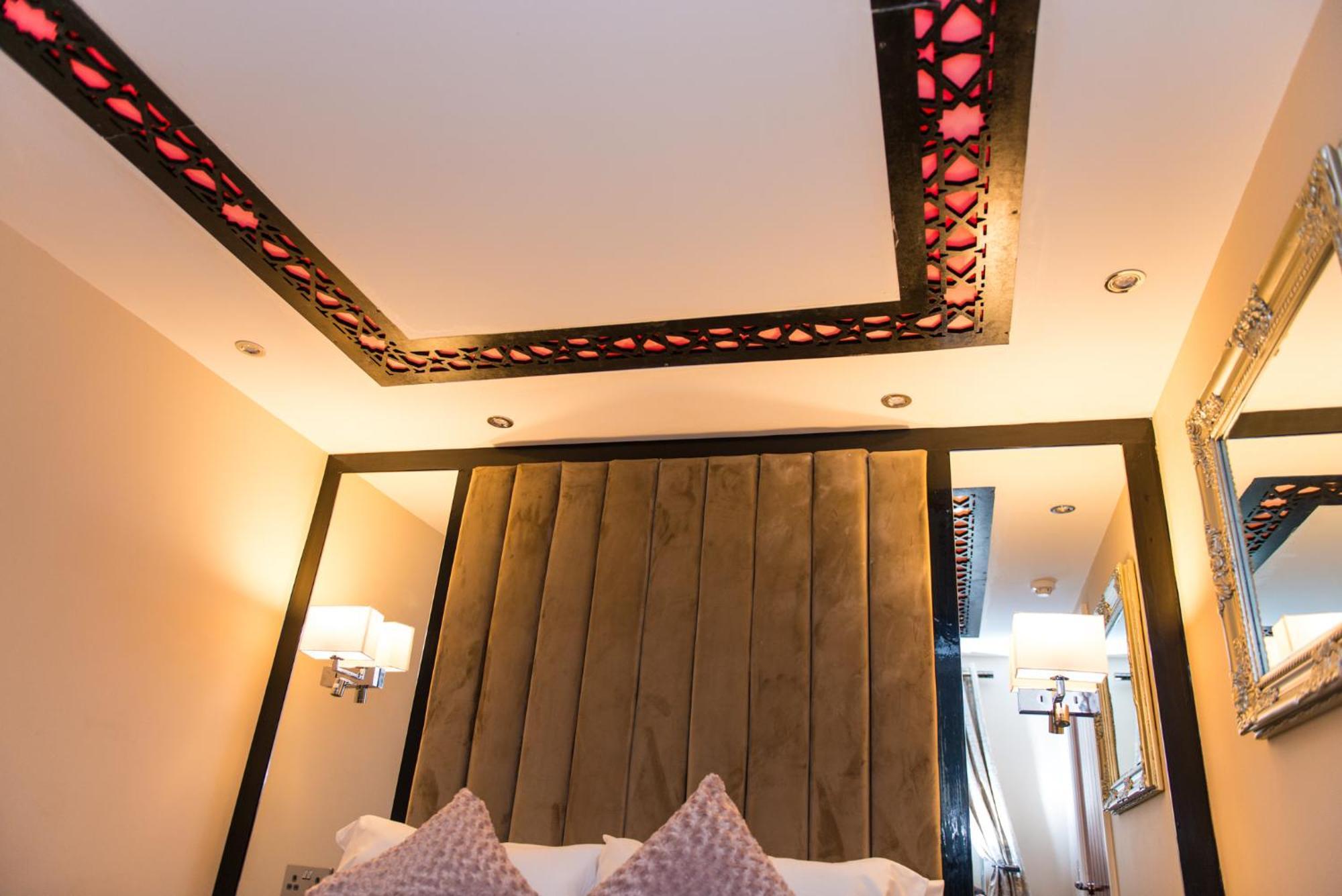 Aphrodite Suites Huddersfield Rum bild