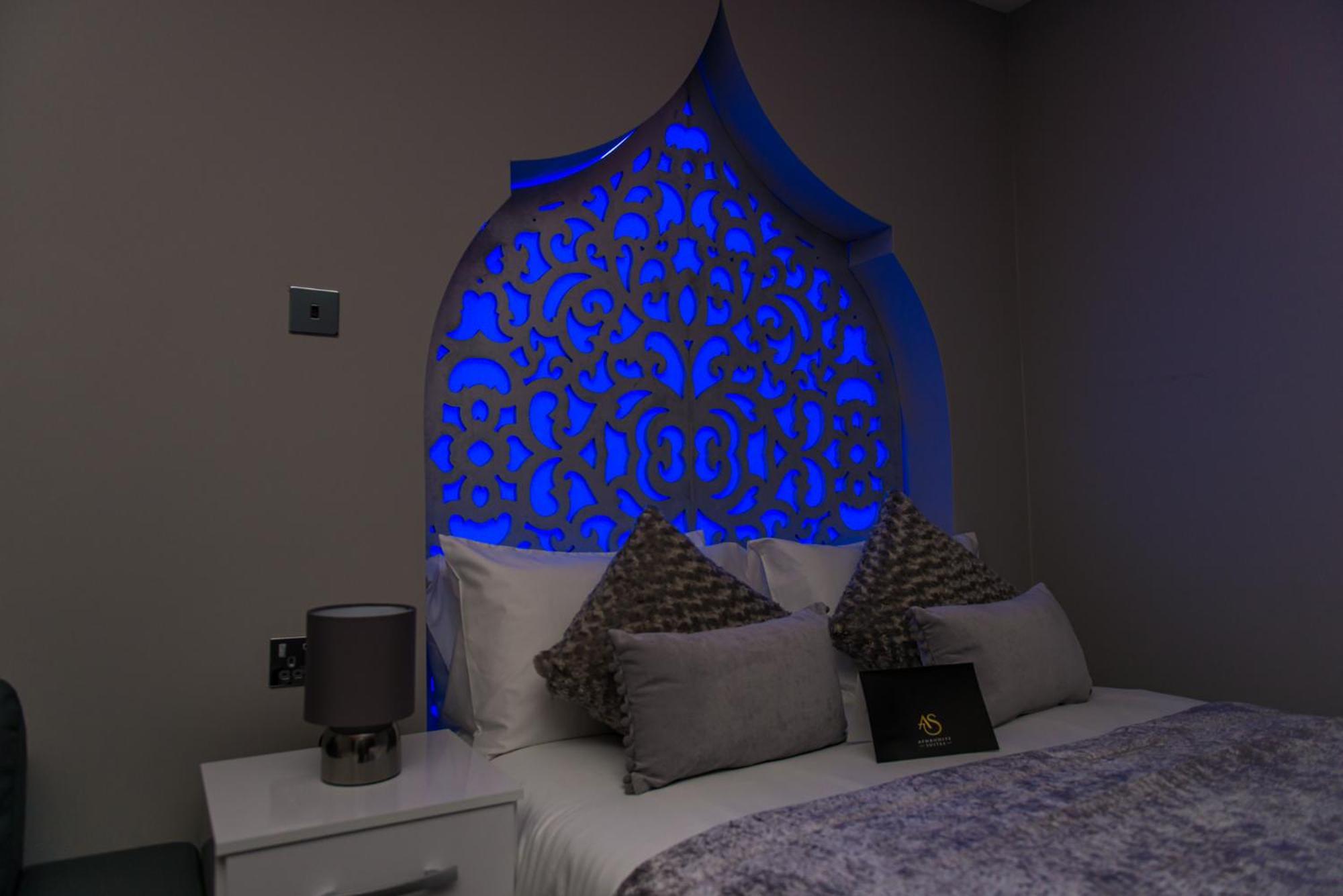 Aphrodite Suites Huddersfield Exteriör bild